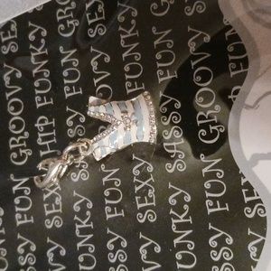 T-shirt charm jewels, teal blue and white shirt so cute .